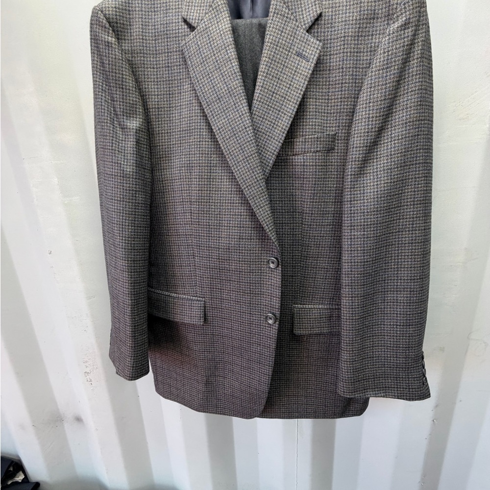 Izod Men's Charcoal Checkered Blazer
